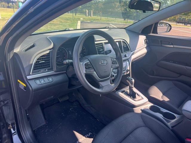 Photo of 2018 Phantom Black Hyundai ELANTRA