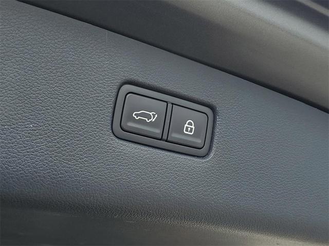 Photo of 2023 Himalayan Gray Genesis GV80