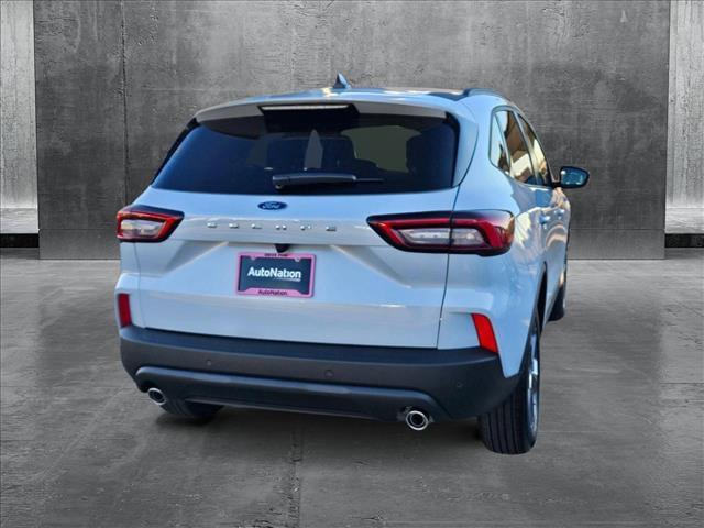 Photo of 2025 Space Silver Metallic Ford Escape