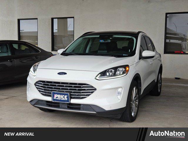 Photo of 2022 Star White Metallic Tri-Coat Ford Escape