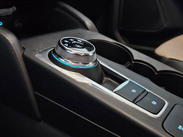 Photo of 2022 Star White Metallic Tri-Coat Ford Escape