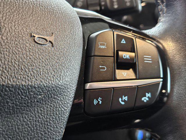 Photo of 2022 Star White Metallic Tri-Coat Ford Escape