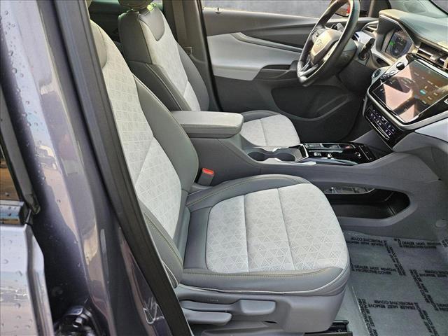 Photo of 2023 Gray Ghost Metallic Chevrolet Bolt EUV
