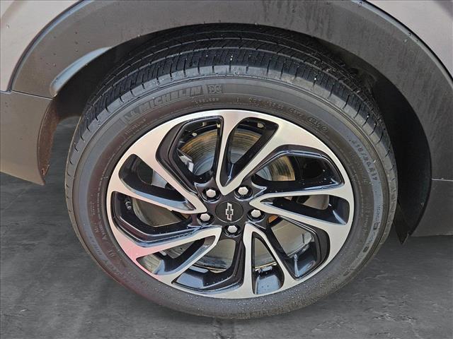 Photo of 2023 Gray Ghost Metallic Chevrolet Bolt EUV
