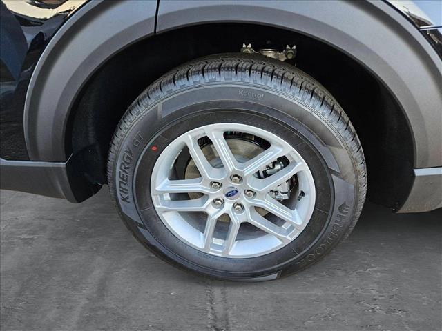Photo of 2025 Agate Black Metallic Ford Explorer