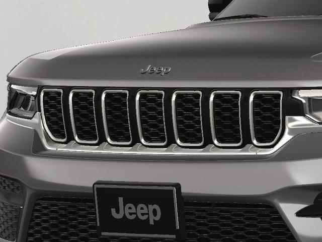 Photo of 2025 Metallic Jeep Grand Cherokee