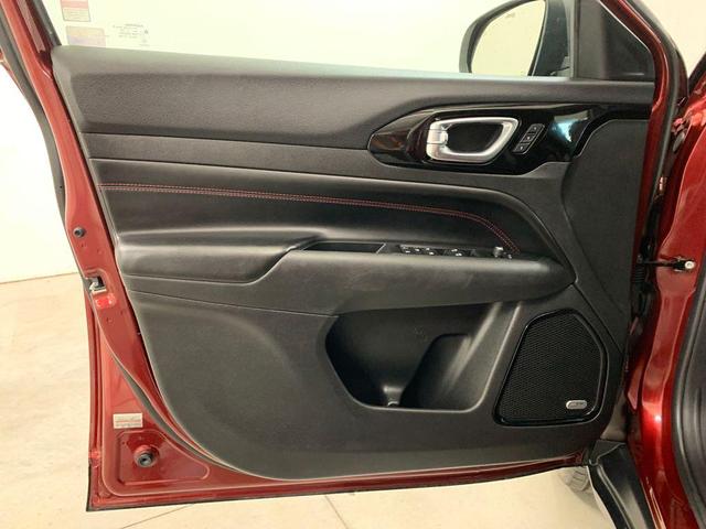 Photo of 2022 Velvet Red Pearlcoat Jeep Compass