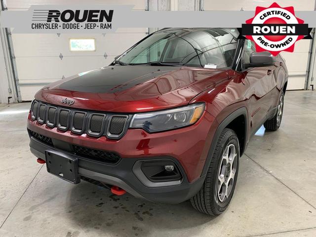 Photo of 2022 Velvet Red Pearlcoat Jeep Compass