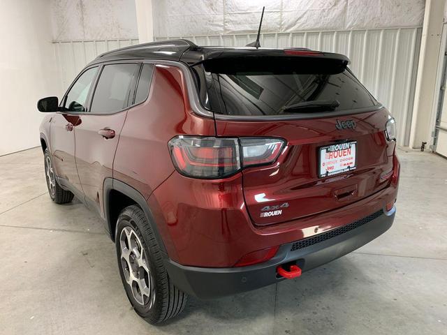 Photo of 2022 Velvet Red Pearlcoat Jeep Compass