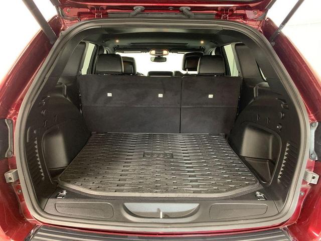 Photo of 2021 Velvet Red Pearlcoat Jeep Grand Cherokee