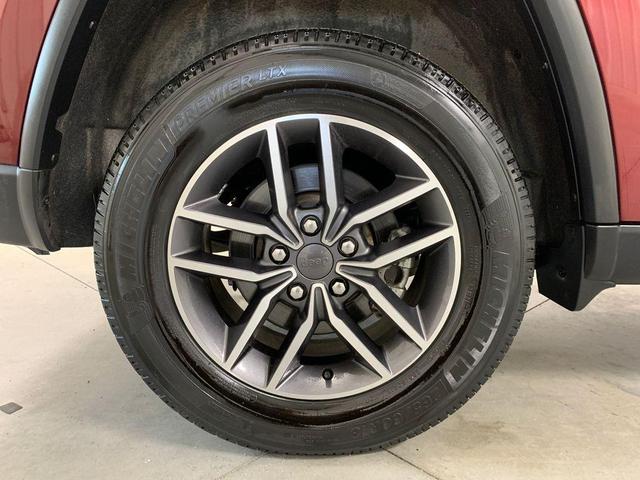 Photo of 2021 Velvet Red Pearlcoat Jeep Grand Cherokee