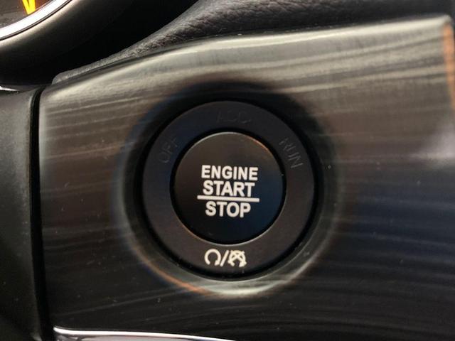 Photo of 2021 Velvet Red Pearlcoat Jeep Grand Cherokee