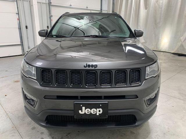 Photo of 2018 Granite Crystal Clearcoat Metallic Jeep Compass