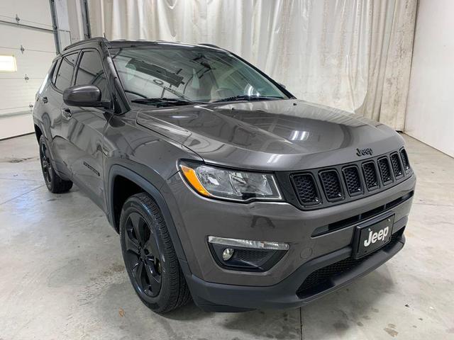 Photo of 2018 Granite Crystal Clearcoat Metallic Jeep Compass