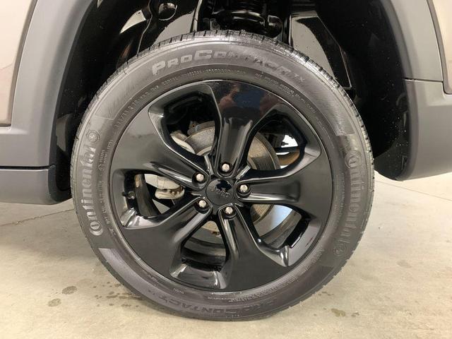 Photo of 2018 Granite Crystal Clearcoat Metallic Jeep Compass