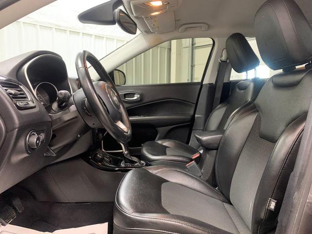 Photo of 2018 Granite Crystal Clearcoat Metallic Jeep Compass