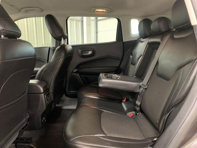 Photo of 2018 Granite Crystal Clearcoat Metallic Jeep Compass