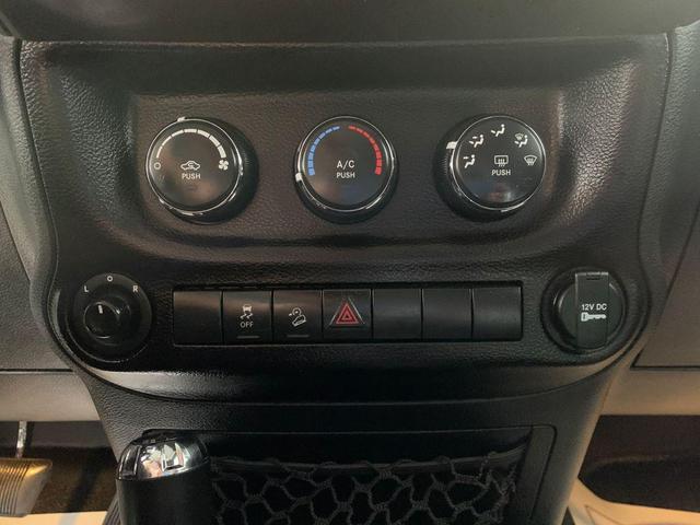 Photo of 2015 Black Clearcoat Jeep Wrangler Unlimited