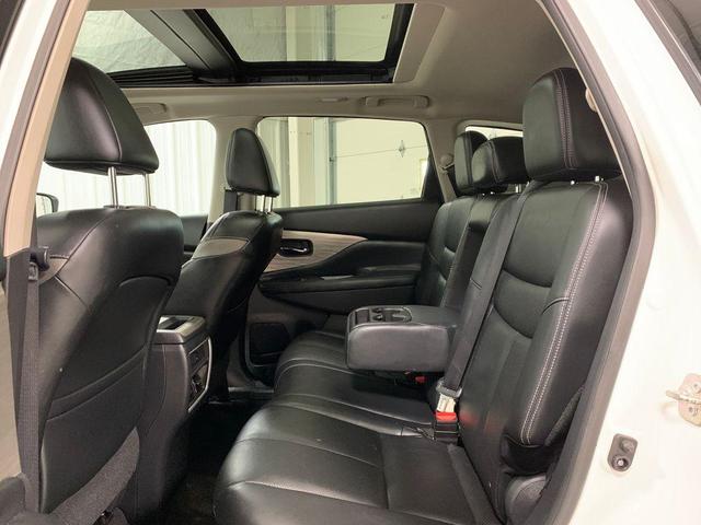 Photo of 2016 Pearl White Nissan Murano