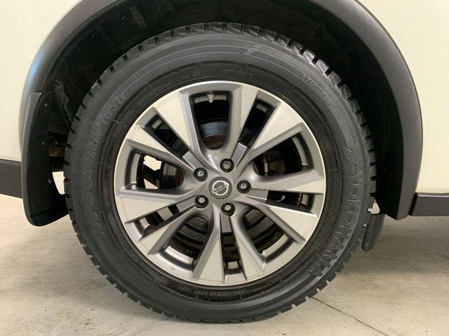 Photo of 2016 Pearl White Nissan Murano