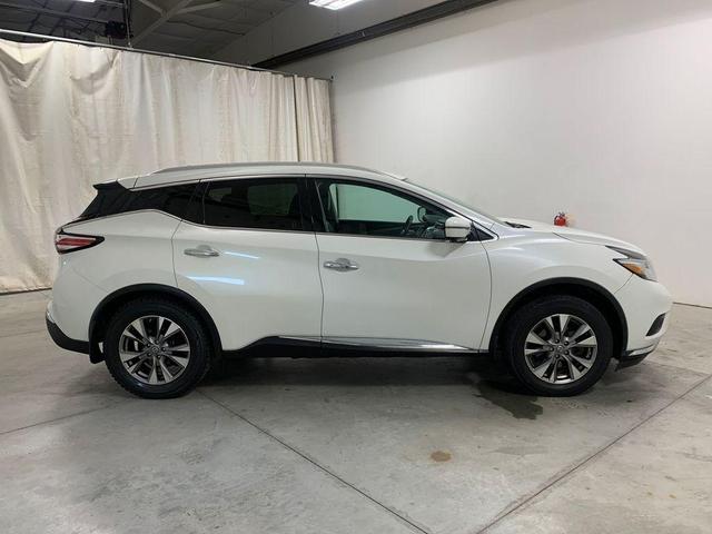 Photo of 2016 Pearl White Nissan Murano