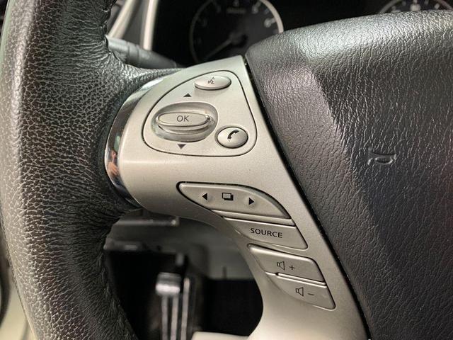 Photo of 2016 Pearl White Nissan Murano