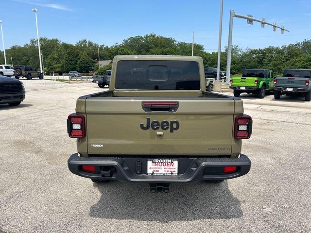 Photo of 2025 41 EXTERIOR PAINT Jeep Gladiator