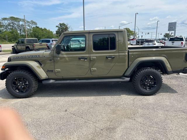 Photo of 2025 41 EXTERIOR PAINT Jeep Gladiator