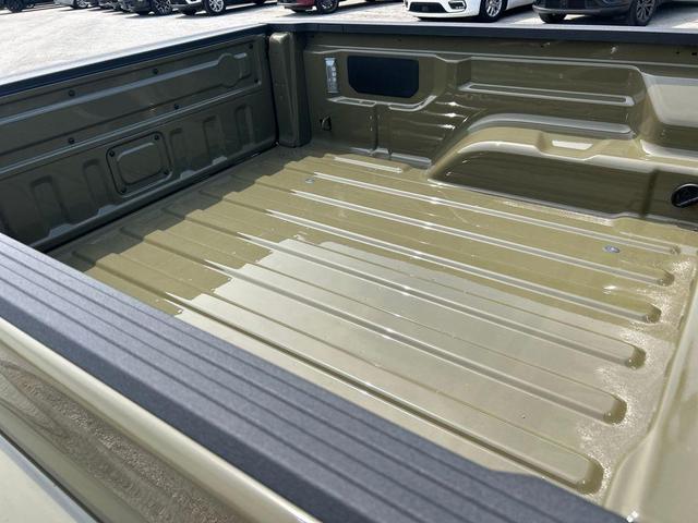 Photo of 2025 41 EXTERIOR PAINT Jeep Gladiator