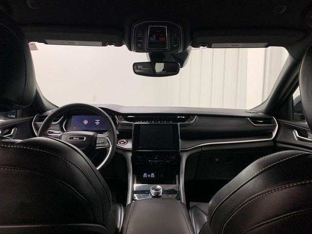 Photo of 2024 Bright White Clearcoat Jeep Grand Cherokee