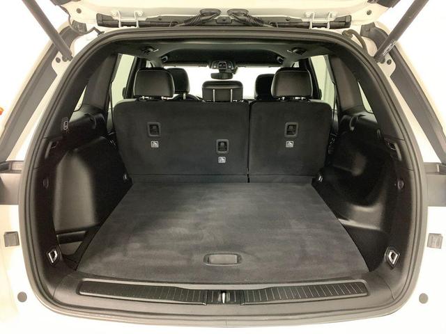 Photo of 2024 Bright White Clearcoat Jeep Grand Cherokee