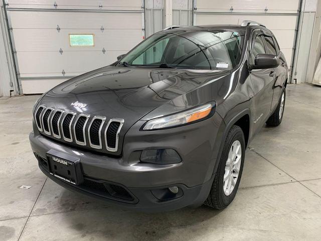 Photo of 2014 Granite Crystal Clearcoat Metallic Jeep Cherokee