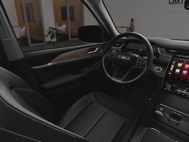 Photo of 2025 Metallic Jeep Grand Cherokee L