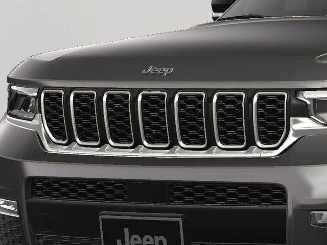 Photo of 2025 Metallic Jeep Grand Cherokee L