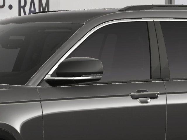 Photo of 2025 Metallic Jeep Grand Cherokee L