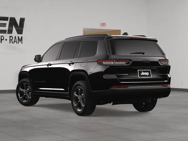 Photo of 2025 Diamond Black Jeep Grand Cherokee L