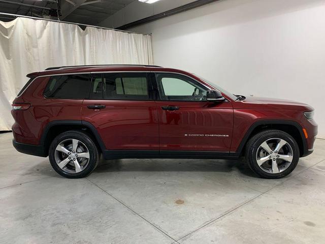 Photo of 2021 Velvet Red Pearlcoat Jeep Grand Cherokee L