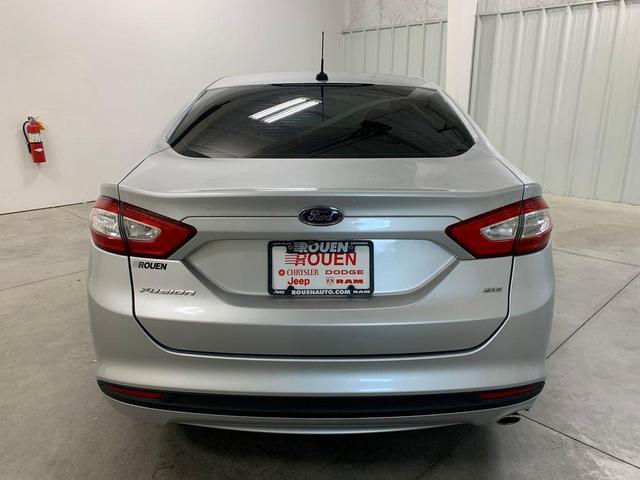 Photo of 2014 Ingot Silver Ford Fusion