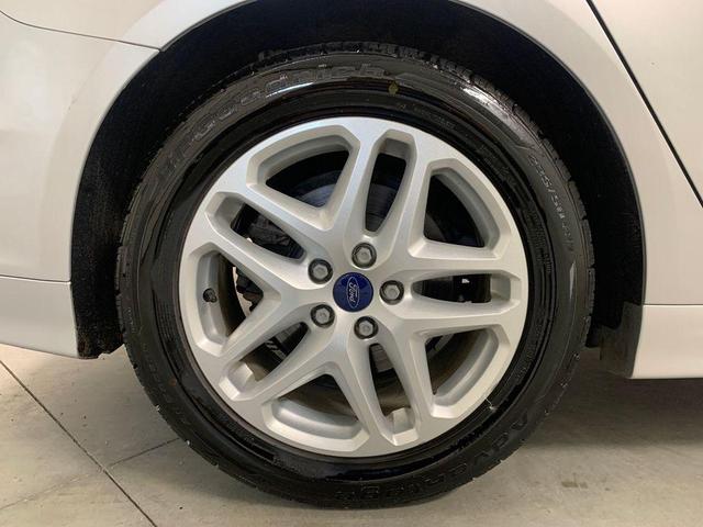 Photo of 2014 Ingot Silver Ford Fusion