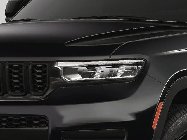 Photo of 2025 Diamond Black Jeep Grand Cherokee L