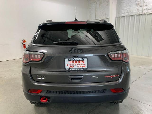 Photo of 2020 Granite Crystal Clearcoat Metallic Jeep Compass