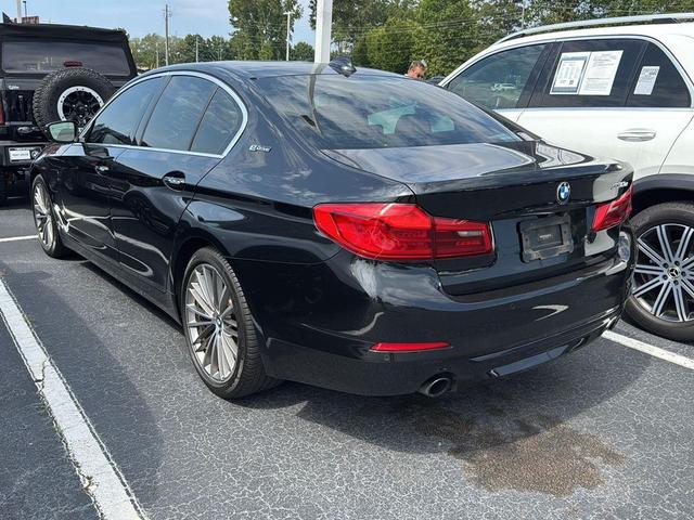 Photo of 2018 Black Sapphire Metallic BMW 530e