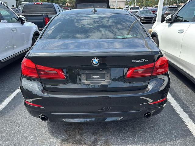 Photo of 2018 Black Sapphire Metallic BMW 530e