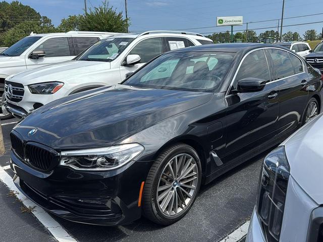 Photo of 2018 Black Sapphire Metallic BMW 530e