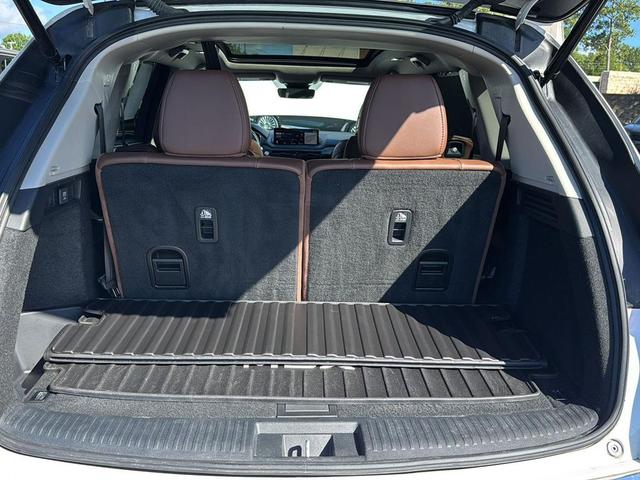 Photo of 2024 Platinum White Pearl Acura MDX