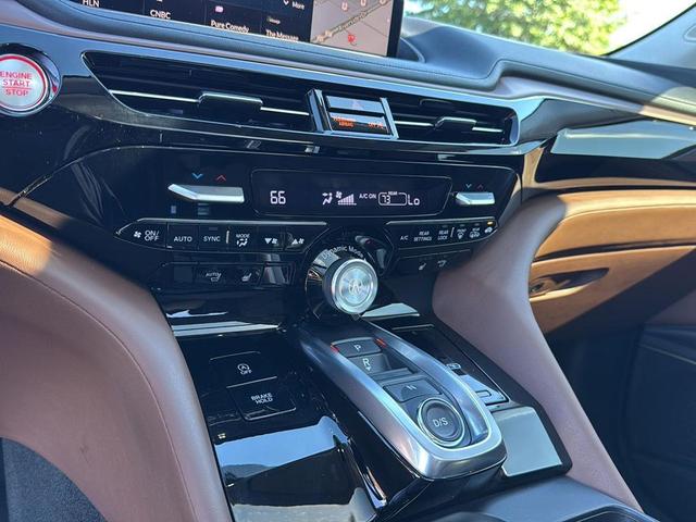 Photo of 2024 Platinum White Pearl Acura MDX