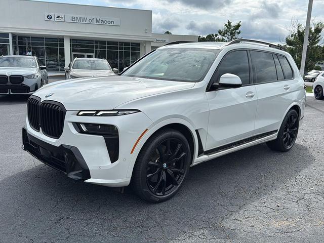 Photo of 2024 Mineral White Metallic BMW X7