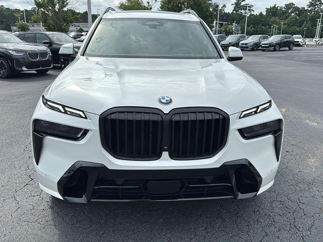 Photo of 2024 Mineral White Metallic BMW X7