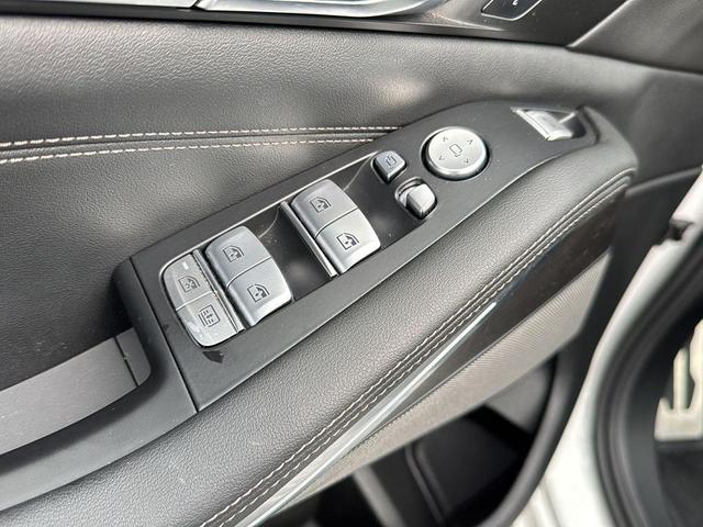 Photo of 2024 Mineral White Metallic BMW X7