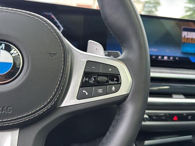 Photo of 2024 Mineral White Metallic BMW X7